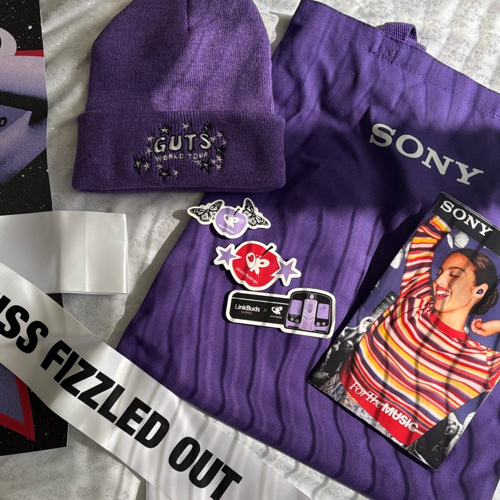 OLIVIA RODRIGO Merch & Poster - Picture 4 of 4